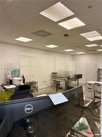 7620 NW 25th St 3, Miami, FL 33122