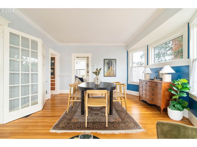 124 Ne 18TH Ave, Portland, OR 97232