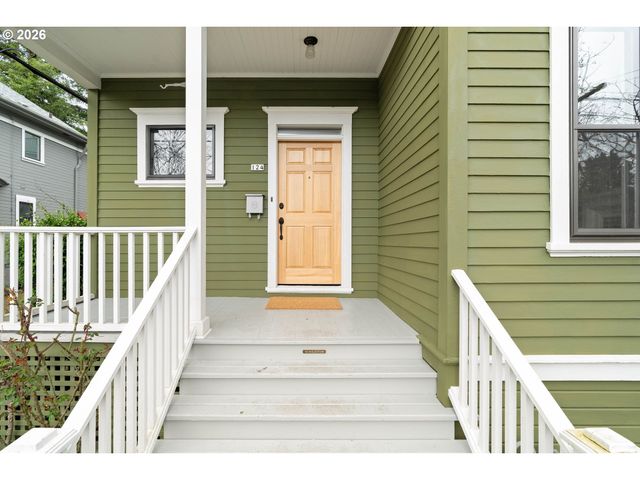 124 Ne 18TH Ave, Portland, OR 97232