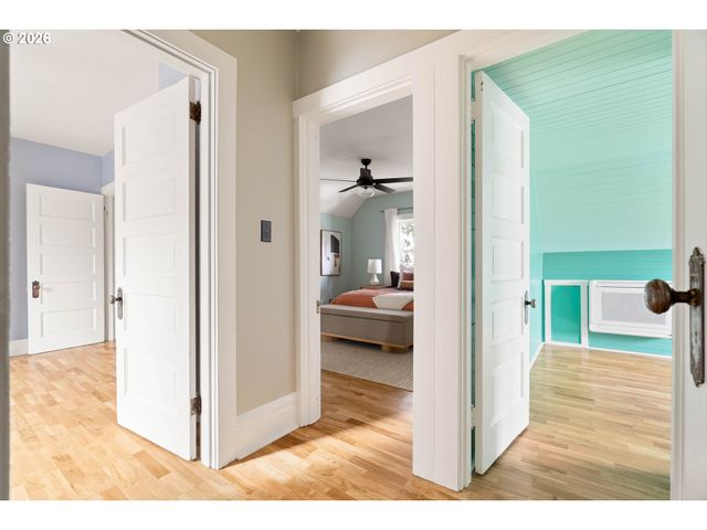 124 Ne 18TH Ave, Portland, OR 97232