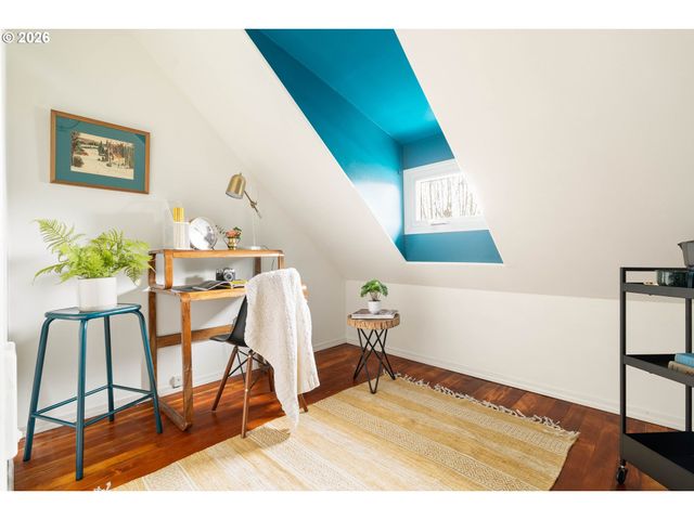 124 Ne 18TH Ave, Portland, OR 97232