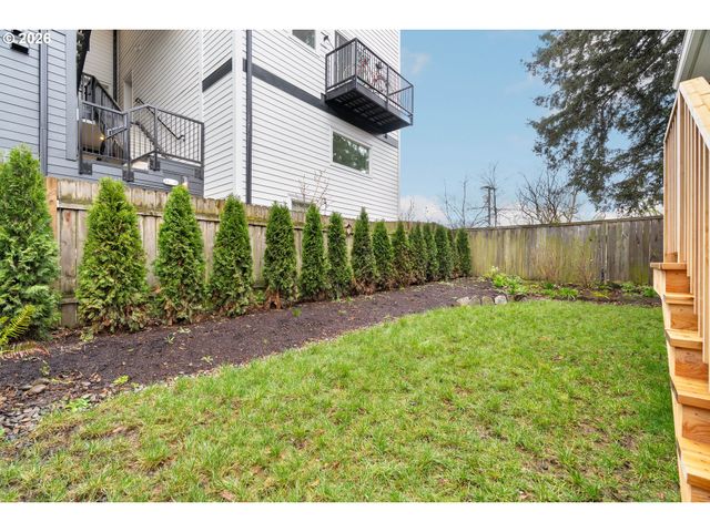 124 Ne 18TH Ave, Portland, OR 97232