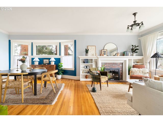 124 Ne 18TH Ave, Portland, OR 97232