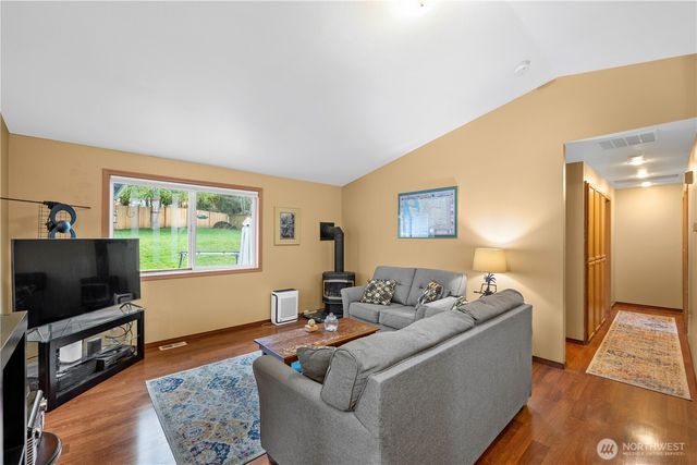 6809 77th Avenue NE, Marysville, WA 98270