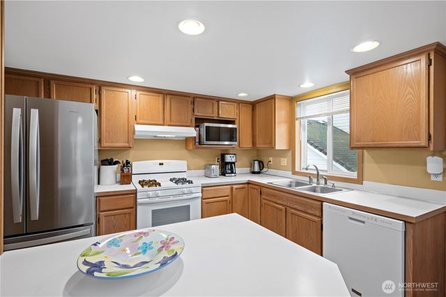 6809 77th Avenue NE, Marysville, WA 98270