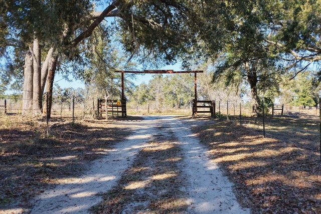 1914 SW JIm Clark Rd, Madison, FL 32340