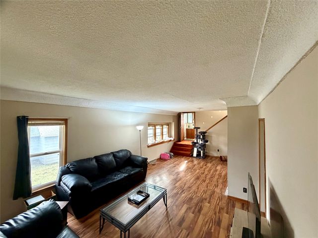 2210 S Union Street, Des Moines, IA 50315