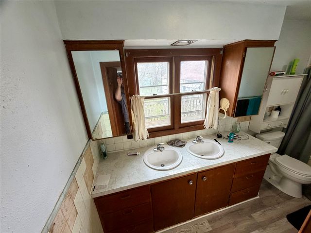 2210 S Union Street, Des Moines, IA 50315