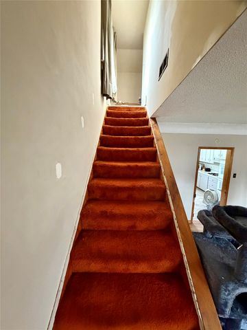 2210 S Union Street, Des Moines, IA 50315