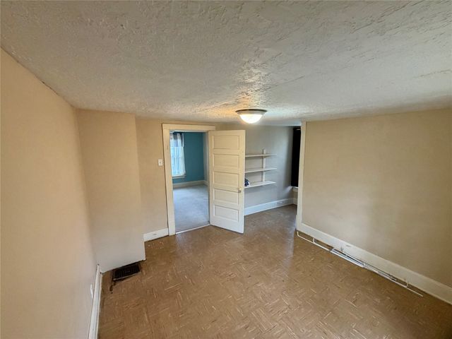 2210 S Union Street, Des Moines, IA 50315