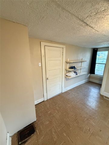 2210 S Union Street, Des Moines, IA 50315