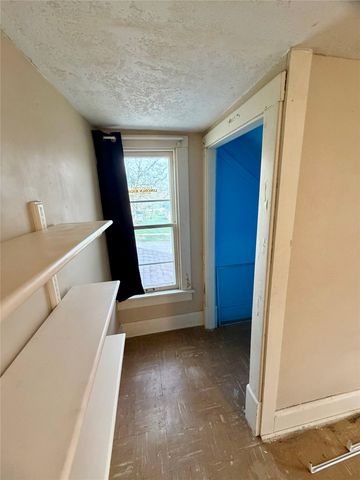 2210 S Union Street, Des Moines, IA 50315