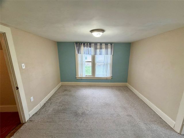 2210 S Union Street, Des Moines, IA 50315