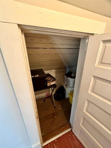 2210 S Union Street, Des Moines, IA 50315