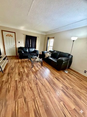 2210 S Union Street, Des Moines, IA 50315