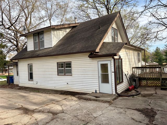 2210 S Union Street, Des Moines, IA 50315