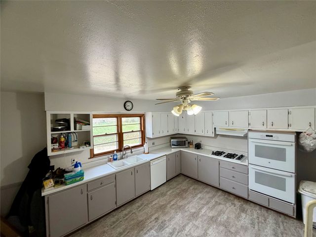 2210 S Union Street, Des Moines, IA 50315