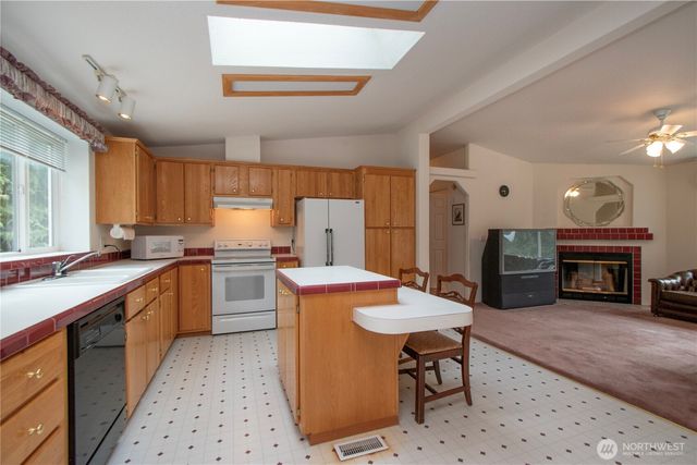 62 Johnson Road, Port Angeles, WA 98363
