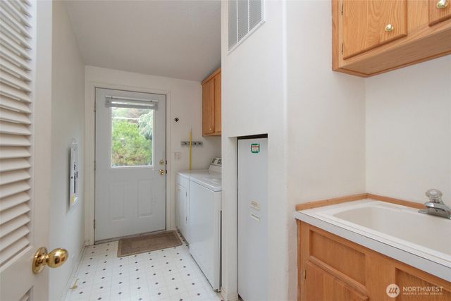 62 Johnson Road, Port Angeles, WA 98363