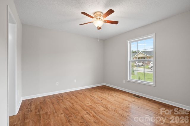 53 W Newberry Drive, Fletcher, NC 28732