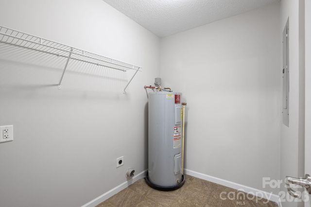 53 W Newberry Drive, Fletcher, NC 28732