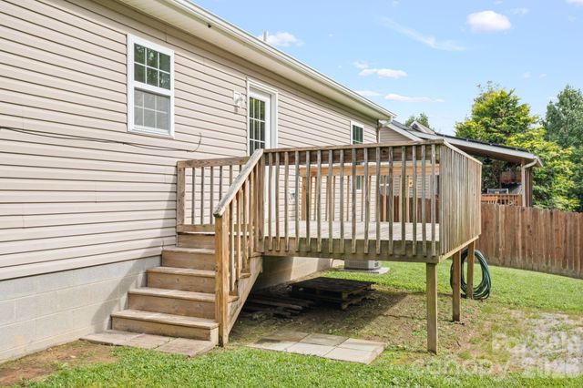 53 W Newberry Drive, Fletcher, NC 28732