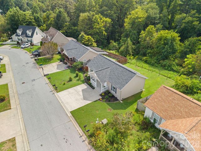 53 W Newberry Drive, Fletcher, NC 28732