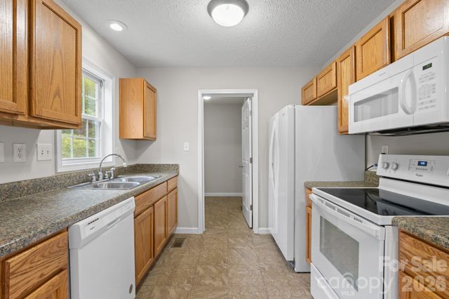 53 W Newberry Drive, Fletcher, NC 28732