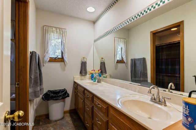 1435 BRIAR VILLAGE COURT, Jefferson City, MO 65109