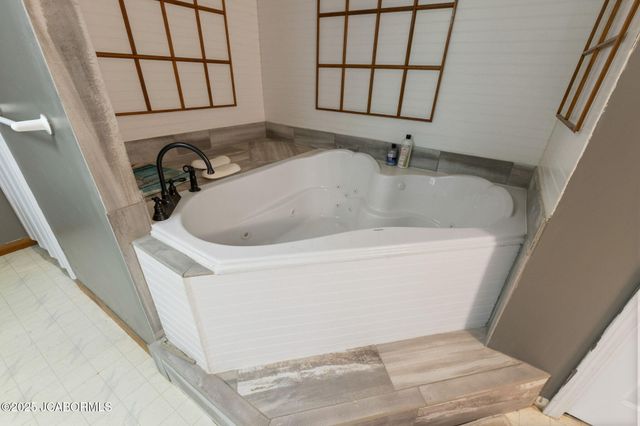 1435 BRIAR VILLAGE COURT, Jefferson City, MO 65109