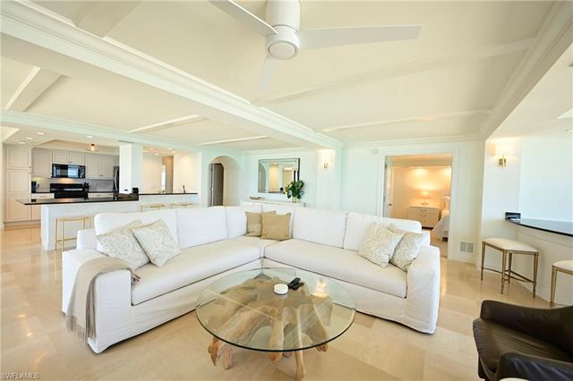 10951 Gulf Shore DR # 905, Naples, FL 34108