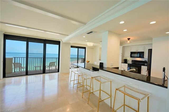 10951 Gulf Shore DR # 905, Naples, FL 34108