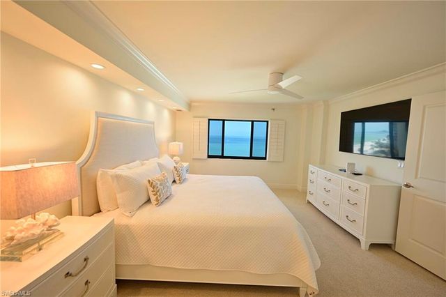 10951 Gulf Shore DR # 905, Naples, FL 34108