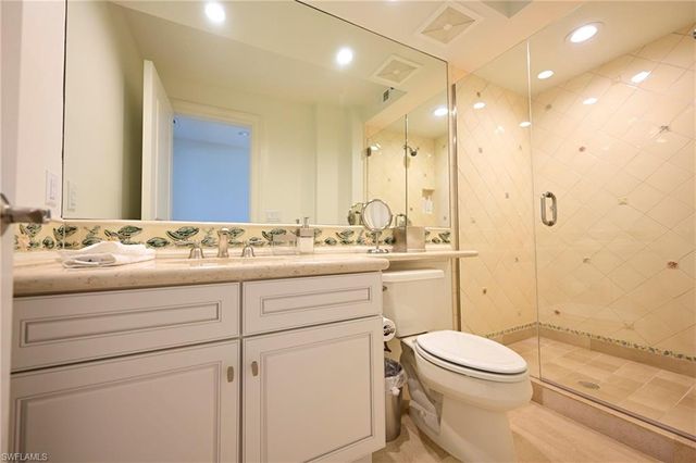 10951 Gulf Shore DR # 905, Naples, FL 34108