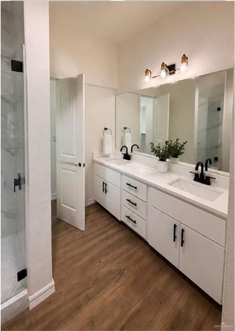 504 W Jones Avenue, Pharr, TX 78577