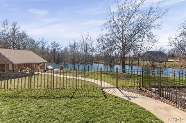 3051 Bella Vista Ct, Highland, IL 62249