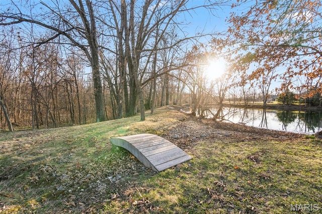 3051 Bella Vista Ct, Highland, IL 62249