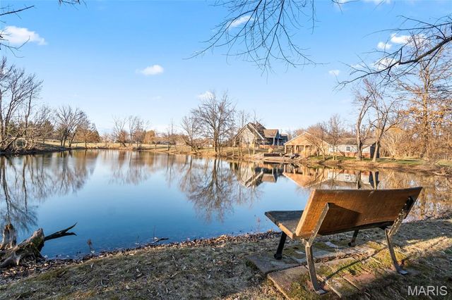 3051 Bella Vista Ct, Highland, IL 62249