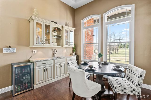 3051 Bella Vista Ct, Highland, IL 62249