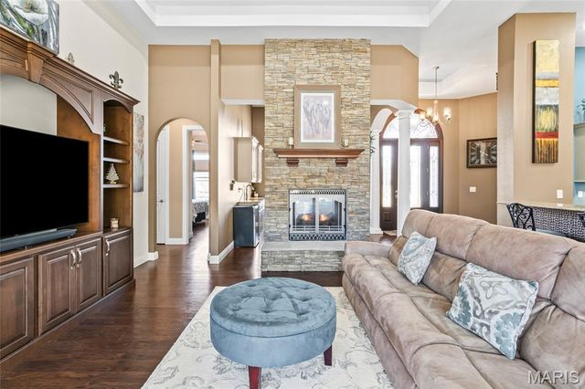 3051 Bella Vista Ct, Highland, IL 62249