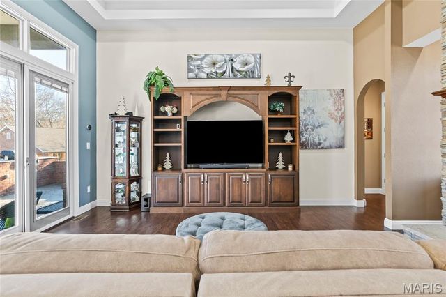 3051 Bella Vista Ct, Highland, IL 62249