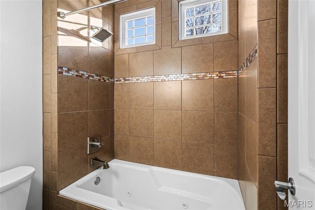 3051 Bella Vista Ct, Highland, IL 62249