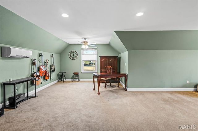 3051 Bella Vista Ct, Highland, IL 62249