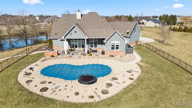 3051 Bella Vista Ct, Highland, IL 62249