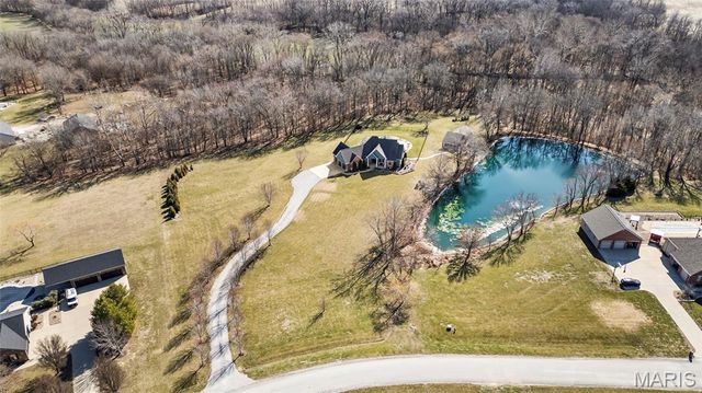 3051 Bella Vista Ct, Highland, IL 62249