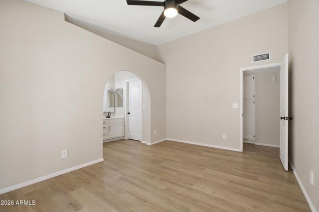 8520 W PALM Lane 1130, Phoenix, AZ 85037