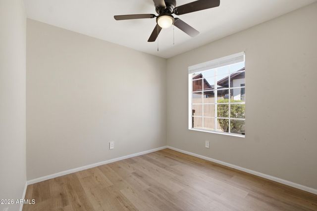 8520 W PALM Lane 1130, Phoenix, AZ 85037