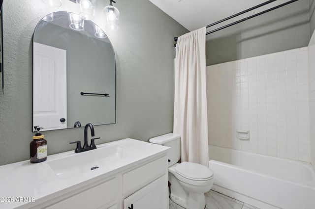 8520 W PALM Lane 1130, Phoenix, AZ 85037