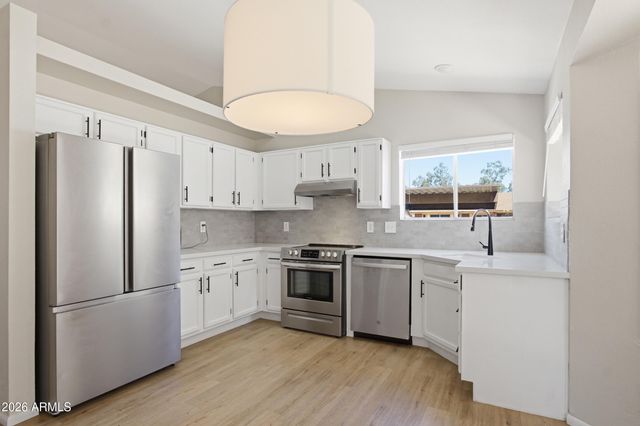 8520 W PALM Lane 1130, Phoenix, AZ 85037