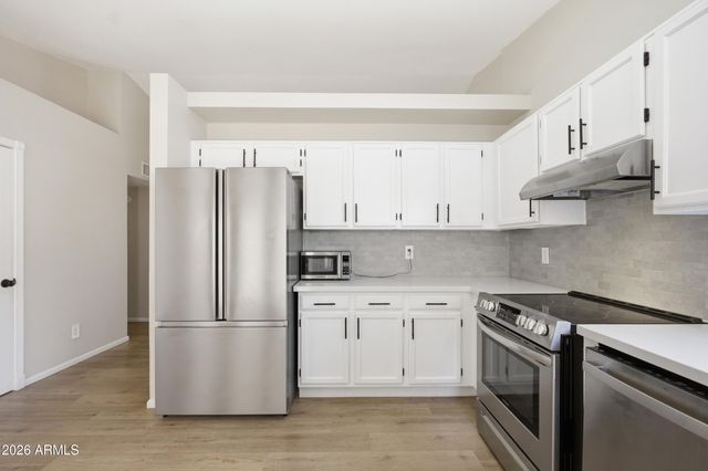 8520 W PALM Lane 1130, Phoenix, AZ 85037